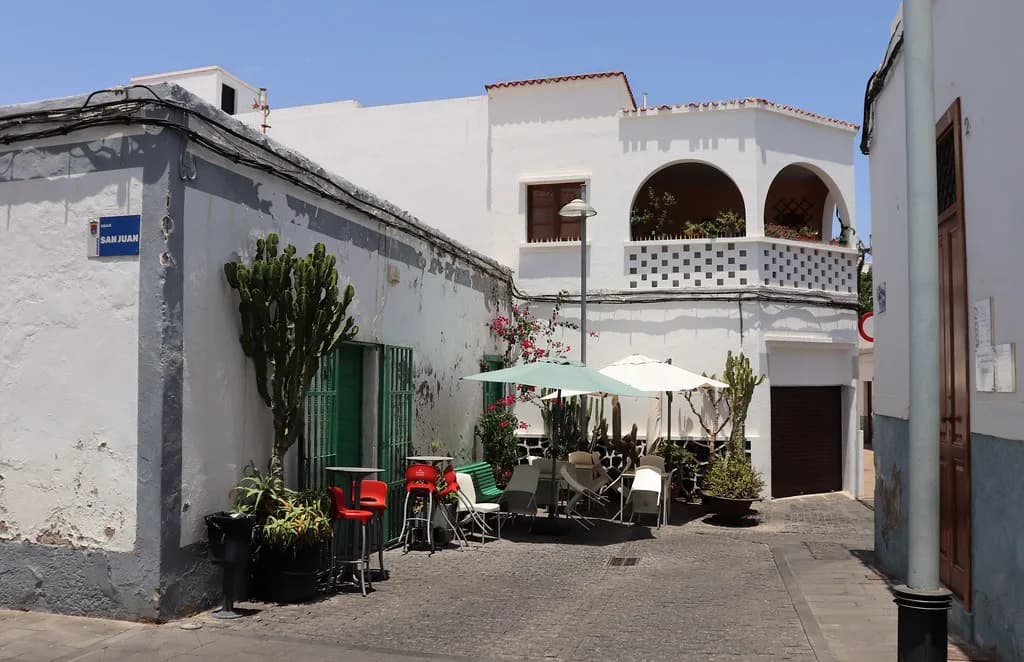 Arrecife Lanzarote Guide: What to See, Eat and Skip