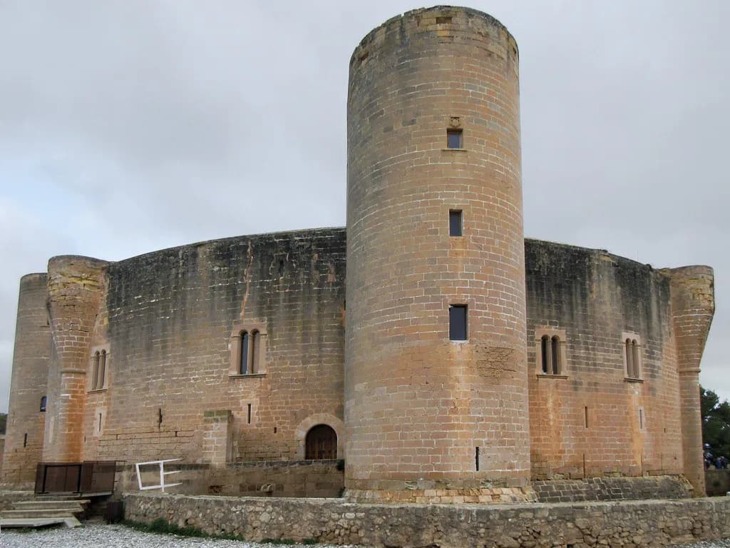 Castell de Bellver: Visiting Palma's Circular Castle