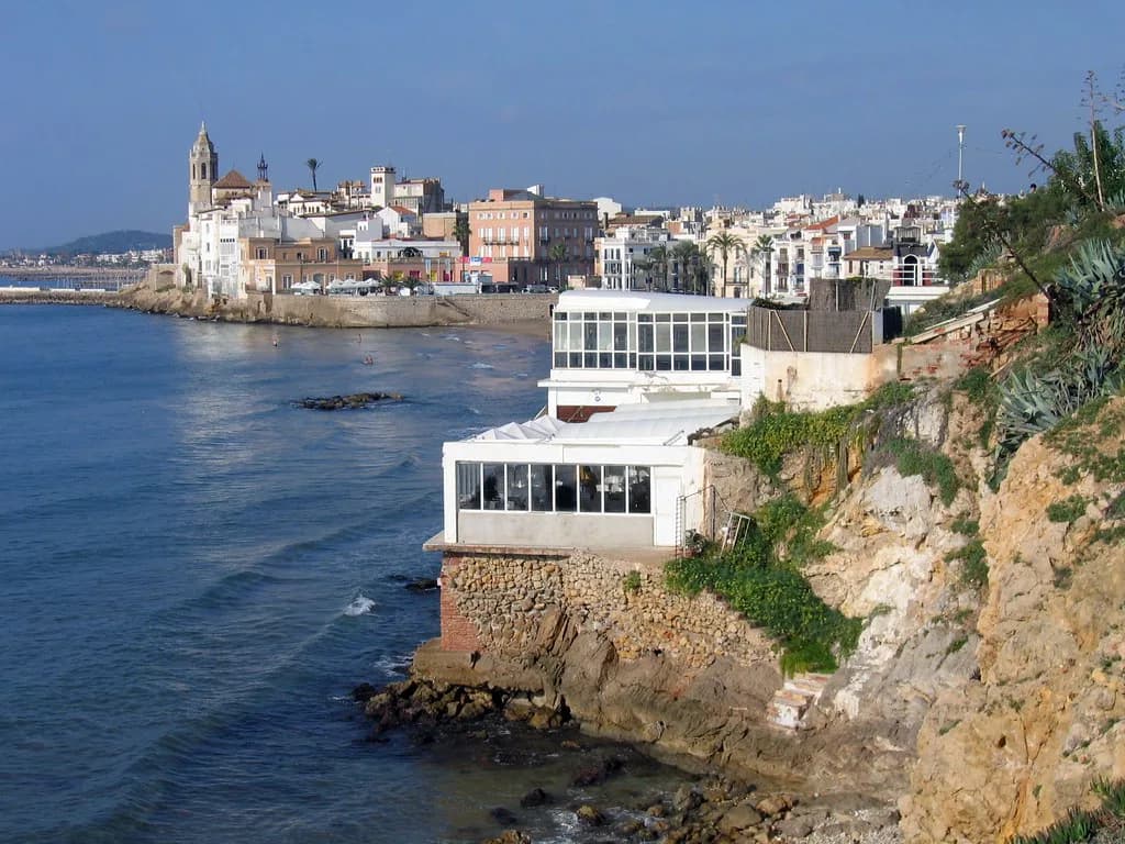 How Many Days in Sitges? One, Two or Three Compared