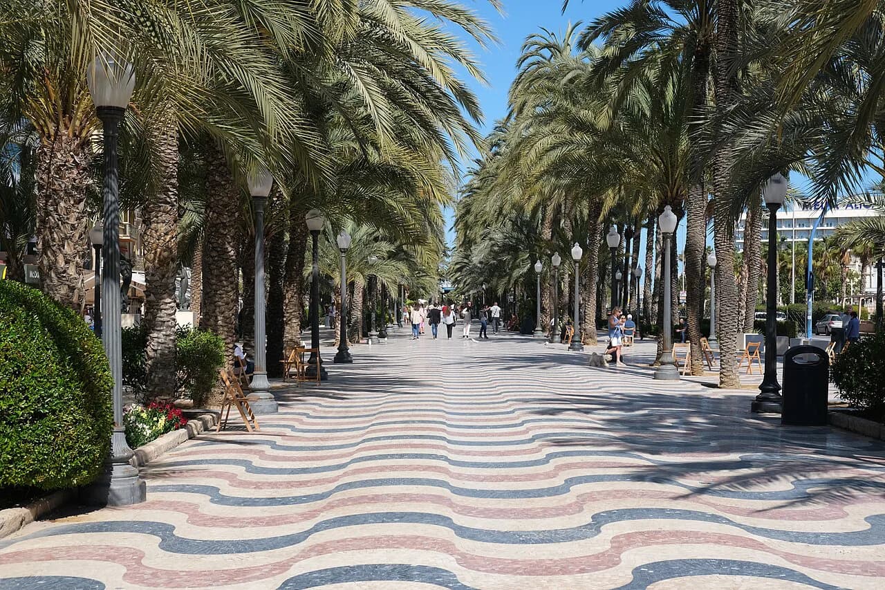 Alicante Attractions: 6 Visitor Guides