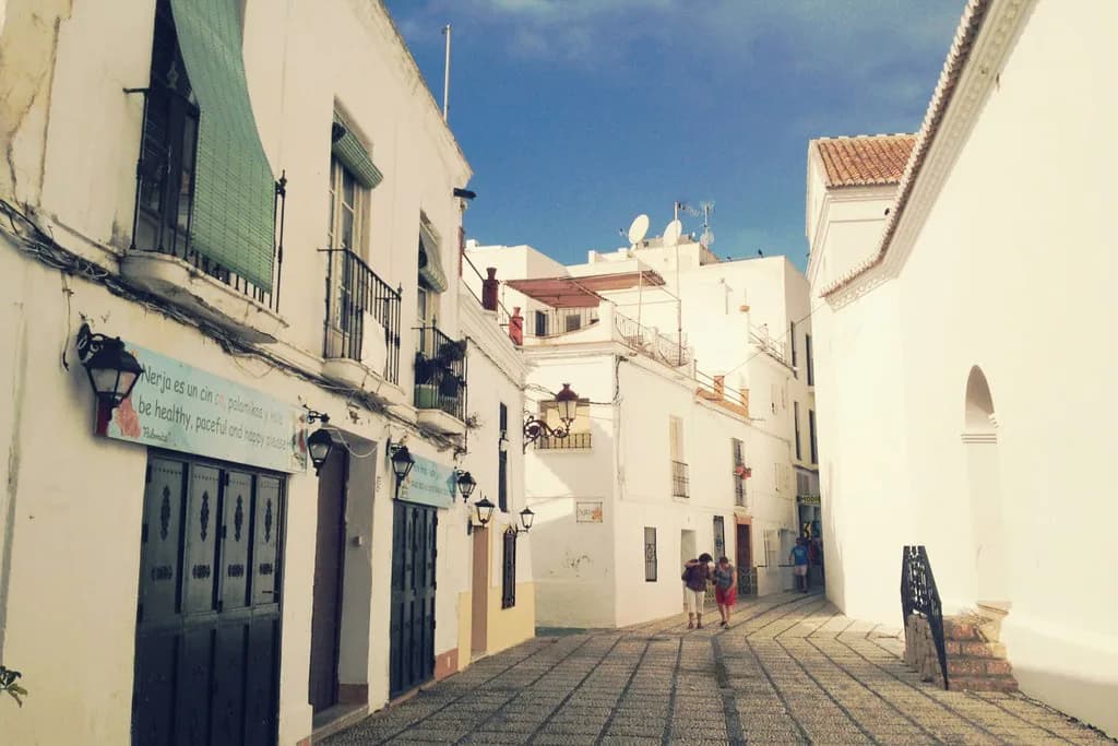 Nerja in July: Heat, Crowds and How to Plan Your Days