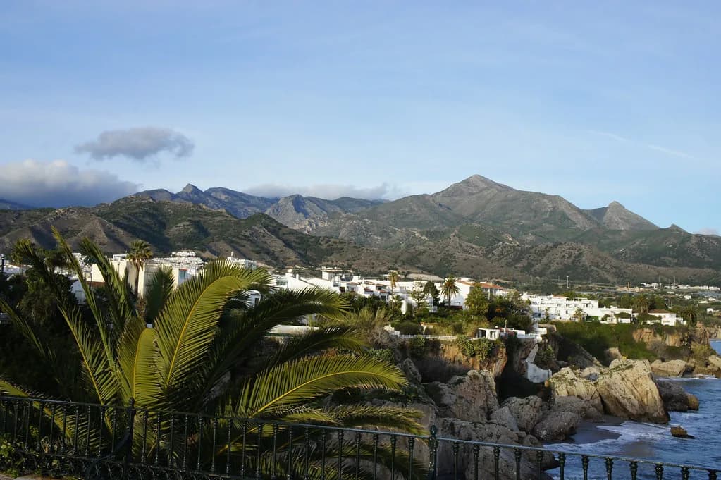 Nerja Markets: Tuesday and Sunday Stalls and What to Buy