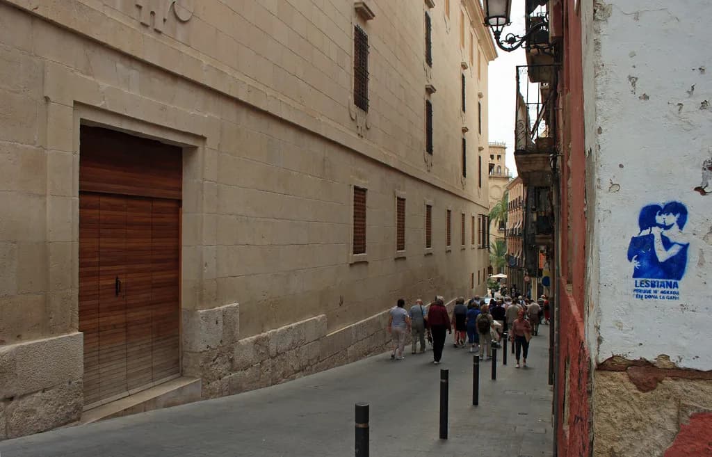 Alicante Old Town Restaurants: Where to Eat in El Barrio