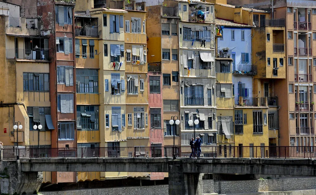 Girona river bank houses