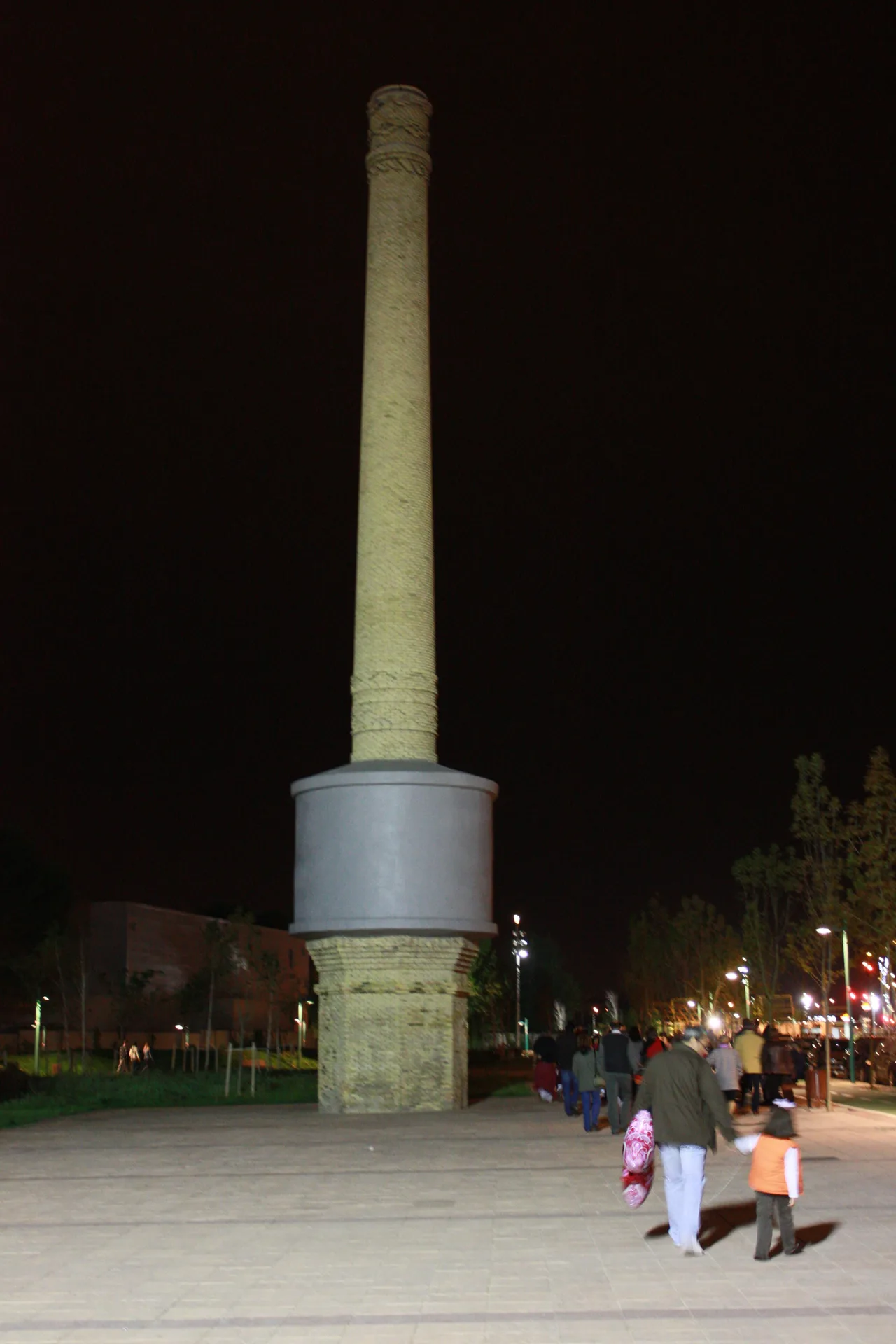 Zaragoza. Chimenea